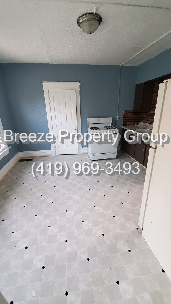 1413 7th Ave Unit apt 4, Rock Island, IL 61201 Apartments in Rock Island, IL