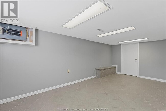 Building Photo - 1352 Lincoln Rd