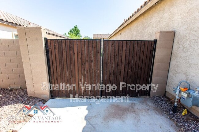 Building Photo - 17507 W Fetlock Trail