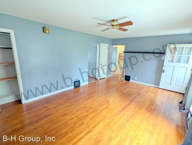 Building Photo - 2 br, 1.5 bath House - 1728 Orchard St
