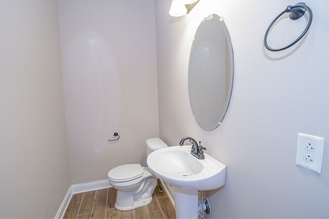 Building Photo - 123 Bogard Ln