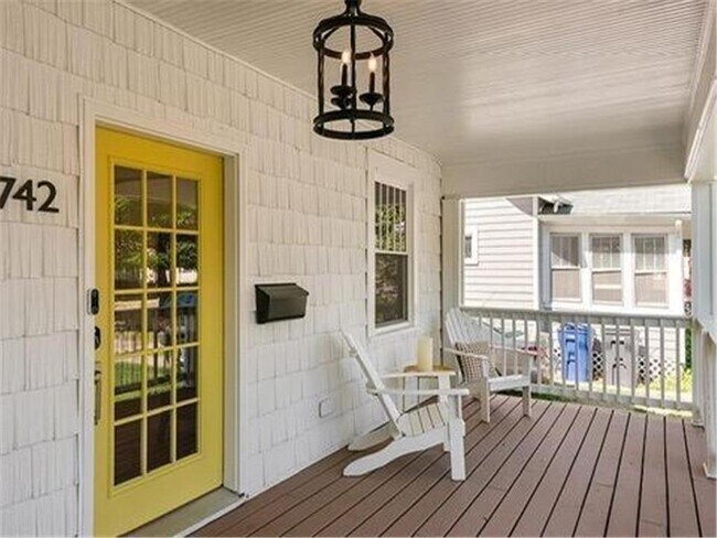 Building Photo - 1742 Dayton Ave