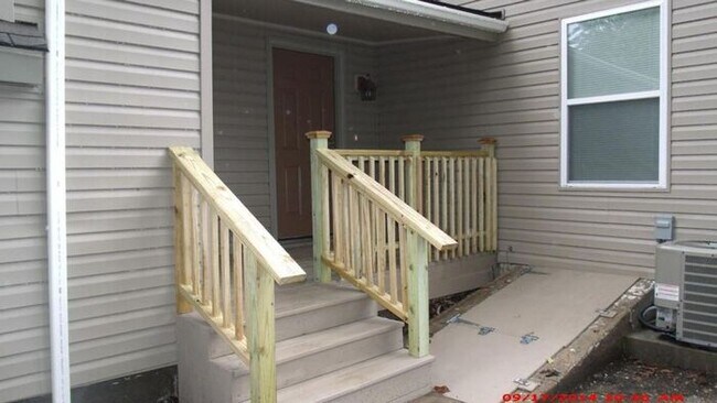 Building Photo - Affordable Duplex in Olathe-Showing NOW!!