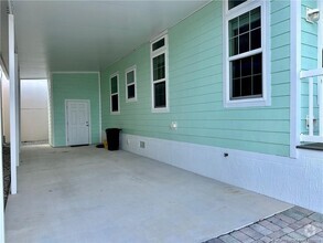 Building Photo - 139 NE Coastal Dr