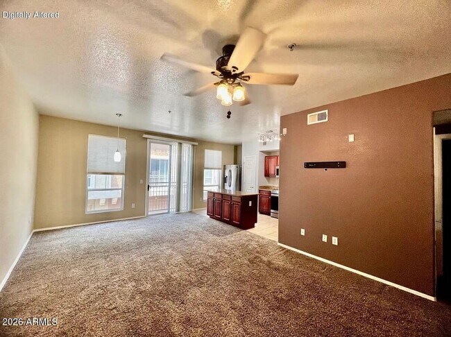 Foto del edificio - 18250 N Cave Creek Rd
