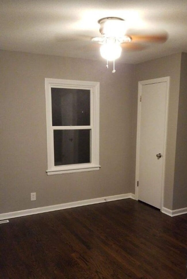 Foto del edificio - Charming 2-Bedroom, 1-Bath Home in Raytown, MO – Modern Finishes & Spacious Yard!