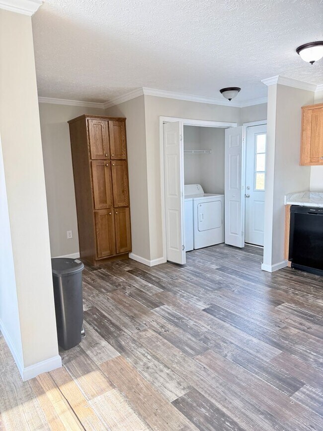 Foto del edificio - Beautiful 2 Bed, 1 Bath Apartment in Leicester Available now!