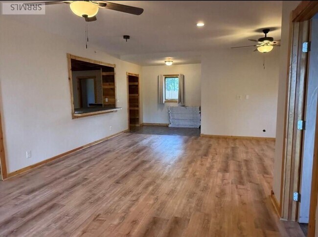 Foto del edificio - Charming Parker Home for Rent – Rustic Character Meets Modern Comfort!