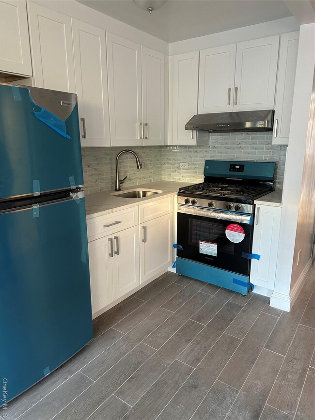 Foto del edificio - 55-12-55102 102nd St