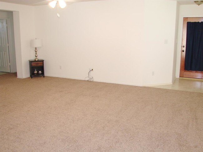 Building Photo - 5839 Clerkenwell Dr