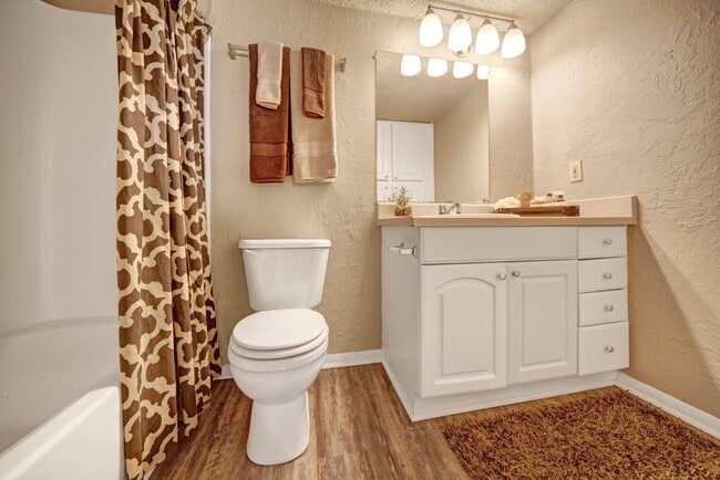 Building Photo - Brookwood Village