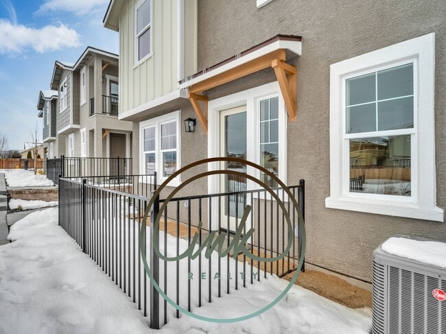 Building Photo - Brand New 2-Bed, 2-Bath Townhouse – Lease ...