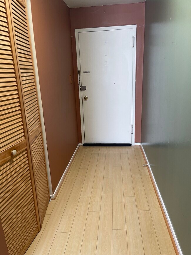 Foto del edificio - 4501 Romlon St