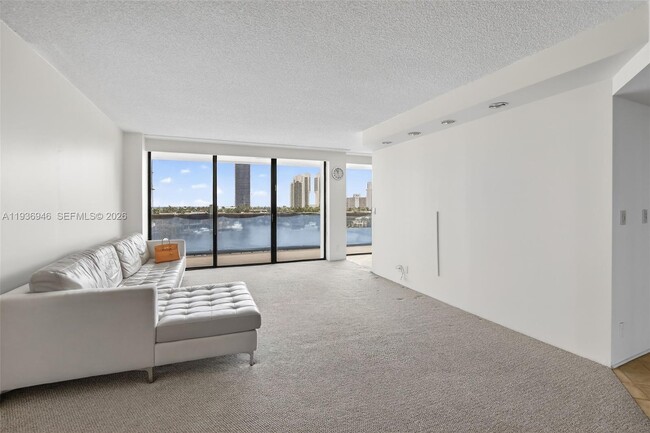 Foto del edificio - 19707 Turnberry Way