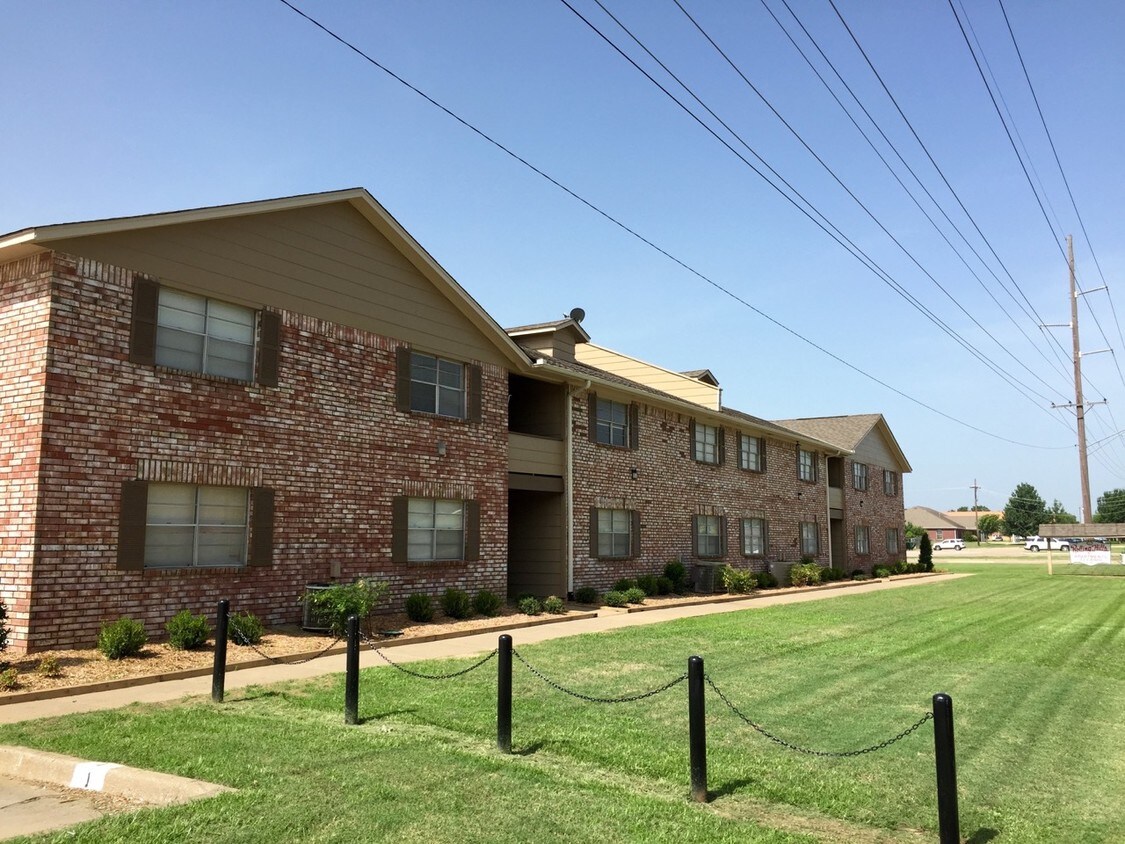 Rolling Hills Apartments Bartlesville, OK