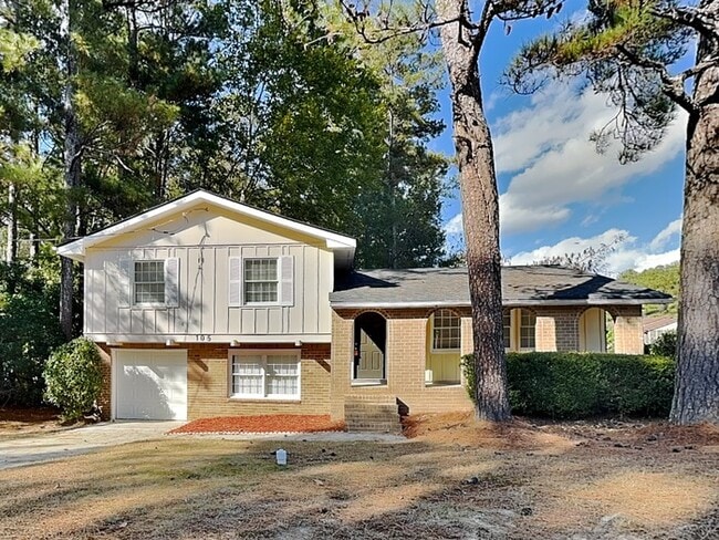 Building Photo - 105 Feldwood Pines St