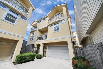 Building Photo - 2416 Bevis St
