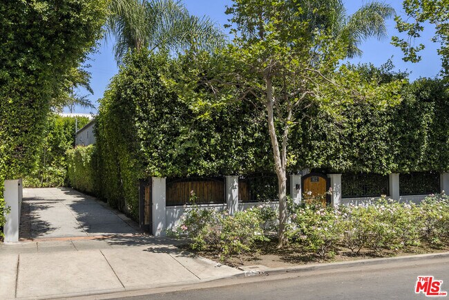 Foto del edificio - 812 N Harper Ave