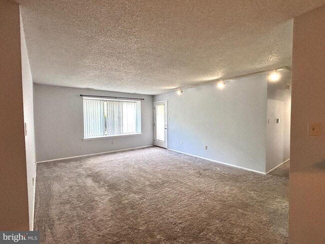 Foto del edificio - 4805A Aberdeen Dr