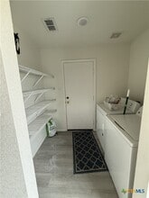 Building Photo - 640 Northern Lights Dr