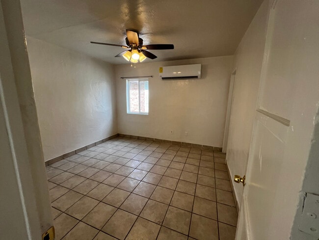 Building Photo - 563 S 1st Ave