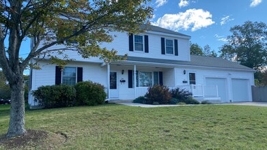 Building Photo - 312 Plaza Dr