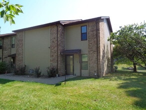 Building Photo - 1992 Waterfront Dr N