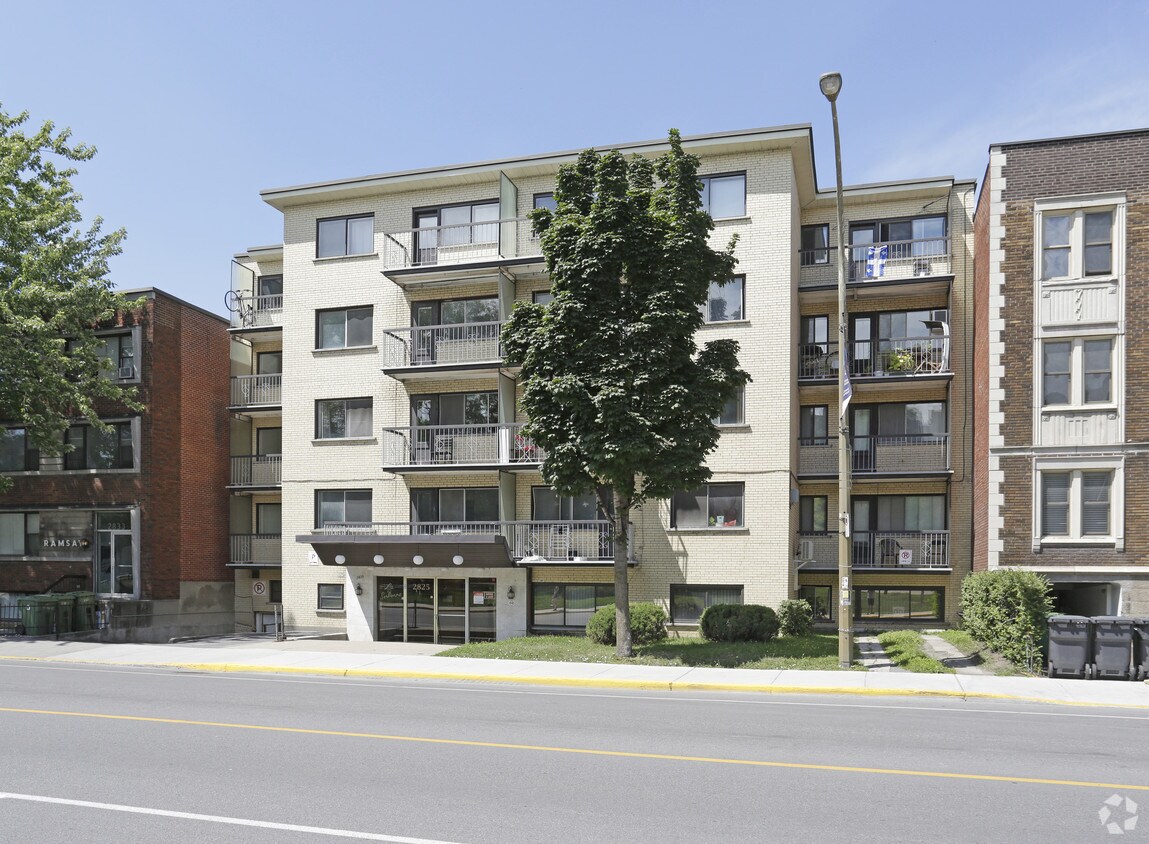 Building Photo - 2825 Édouard-Montpetit