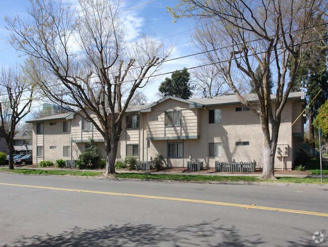 Foto del edificio - D Street Apartments