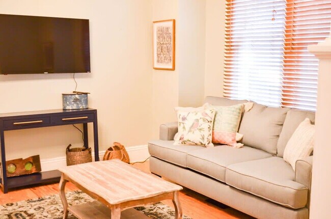 Foto del edificio - 84 S Lafayette St