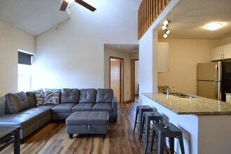 Building Photo - 10 Gerry Ct