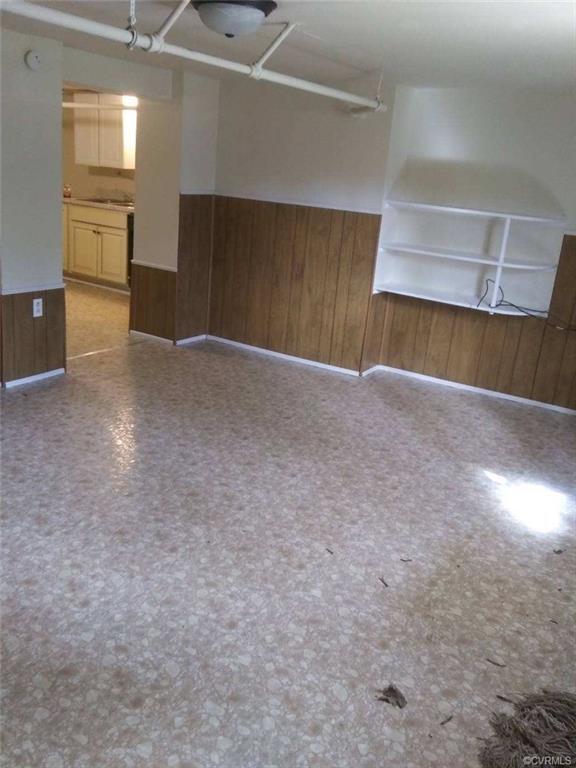 Primary Photo - 401 College Ave