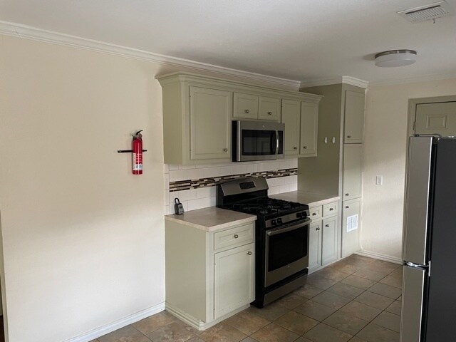 Kitchen - 3903 Anita St