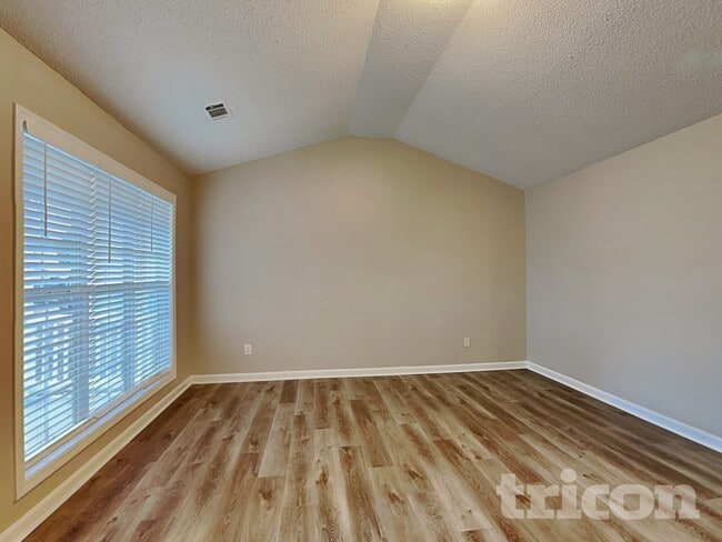 Building Photo - 6010 Waggoner Ct