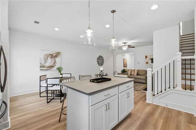 Building Photo - 5768 Calle Vis Dr
