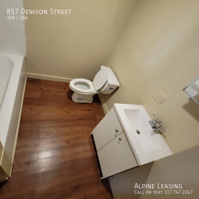 Building Photo - 857 Denison St