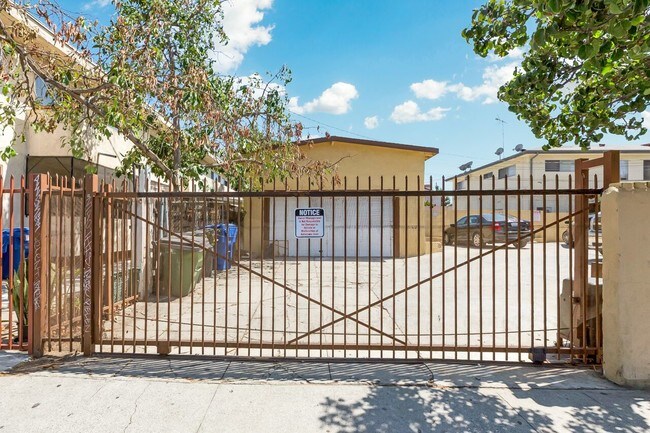 Foto del edificio - 3292-3292 San Marino St