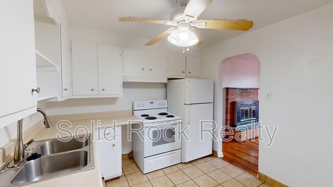 Building Photo - 513 W Uintah St