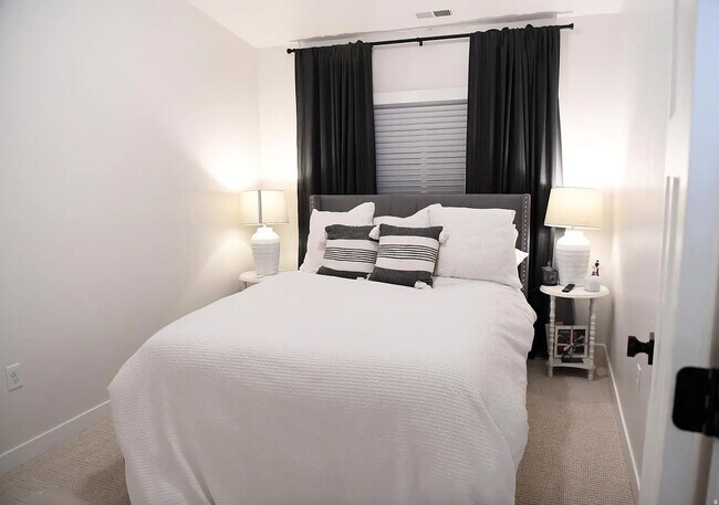 Foto del edificio - 1099 Emerald Pools Ln