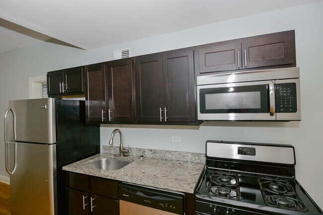 Foto del edificio - 4040 N Ashland Ave