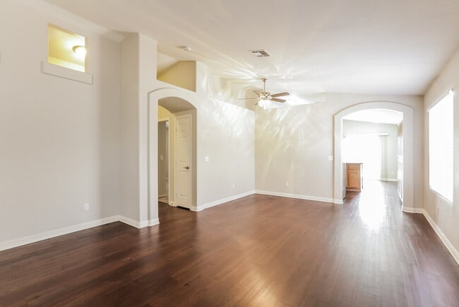 Building Photo - 7021 Overhill Ave