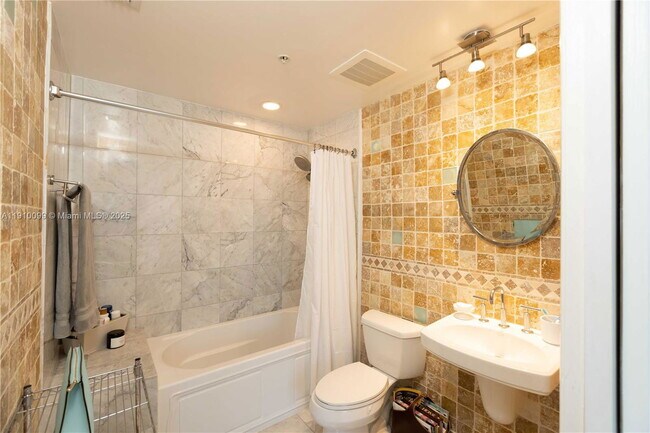 Foto del edificio - 6580 Indian Creek Dr