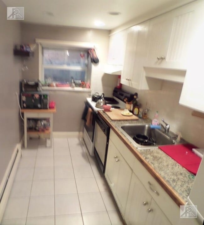 Building Photo - 15 Commonwealth Ct