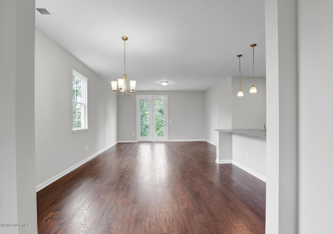 Building Photo - 656 Seathwaite Ln SE