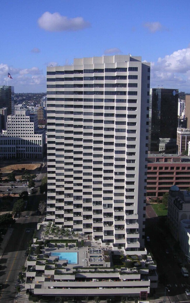 Foto del edificio - 700 Front St