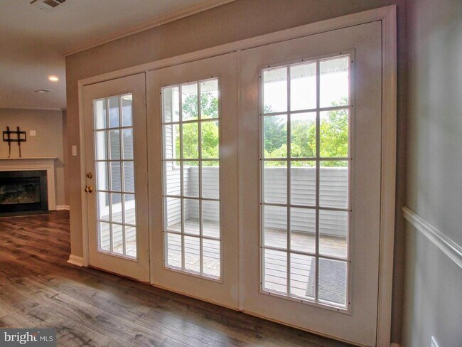 Foto del edificio - 2121 Wainwright Ct