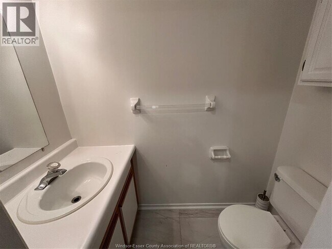 Photo du bâtiment - 11836 Dove Ln