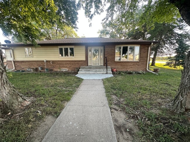 Building Photo - 18355 W Sundown Rd