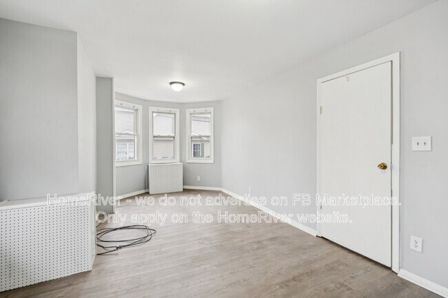 Building Photo - 366 Oswald Pl
