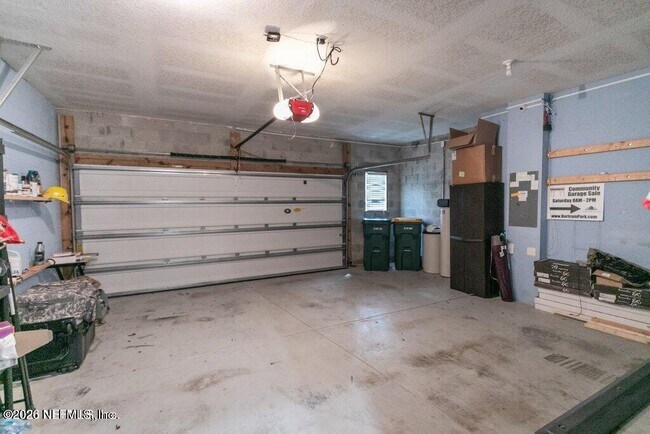 Building Photo - 6217 Eclipse Cir